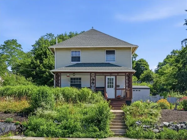 91 Roger Williams Ave E, Rumford, RI 02916