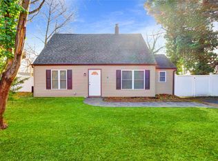 4 Janice Ln, Central Islip, NY 11722
