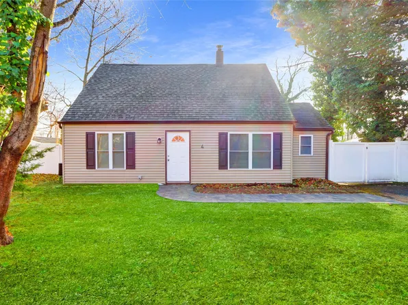 4 Janice Lane, Central Islip, NY 11722