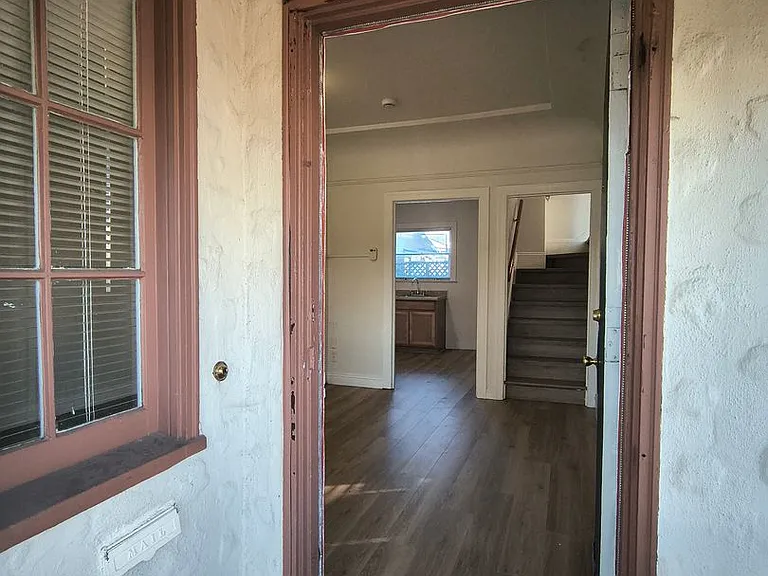 704 Simon St #&-22186 — Photo 2