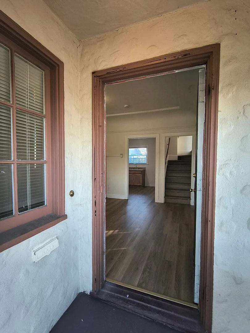 Building Photo - 704 Simon St #&-22186