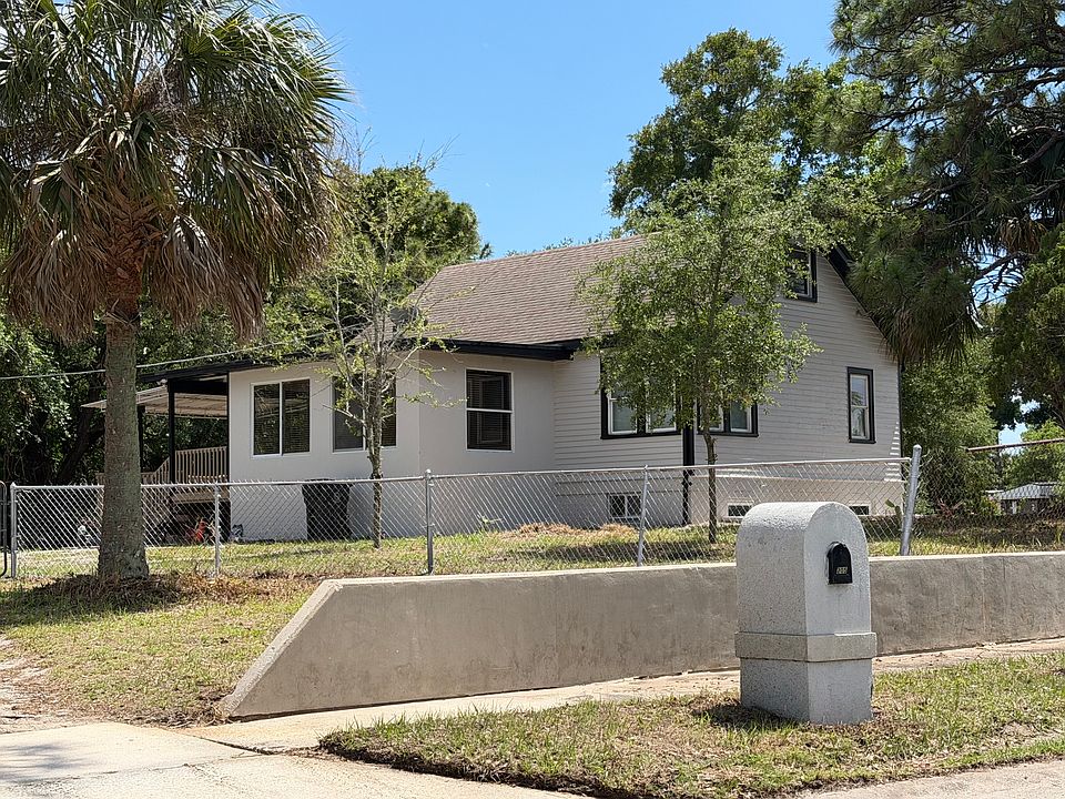 1st image of 205 Garnet Ave