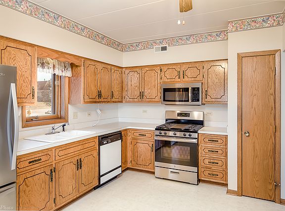 5th image of 17731 Bernard Dr #5-1A