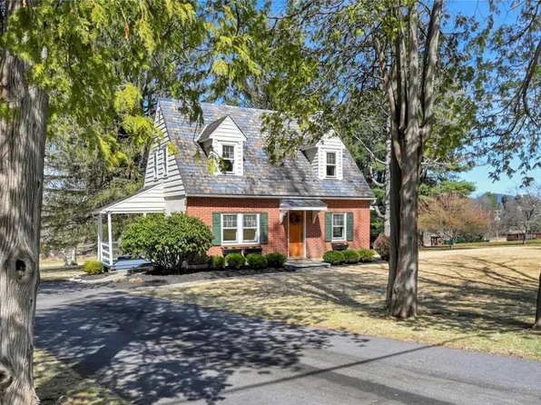 1471 Spring Valley Rd, Bethlehem, PA 18015