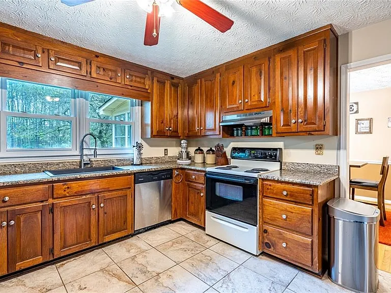 465 Dobbs Rd #B — Photo 13