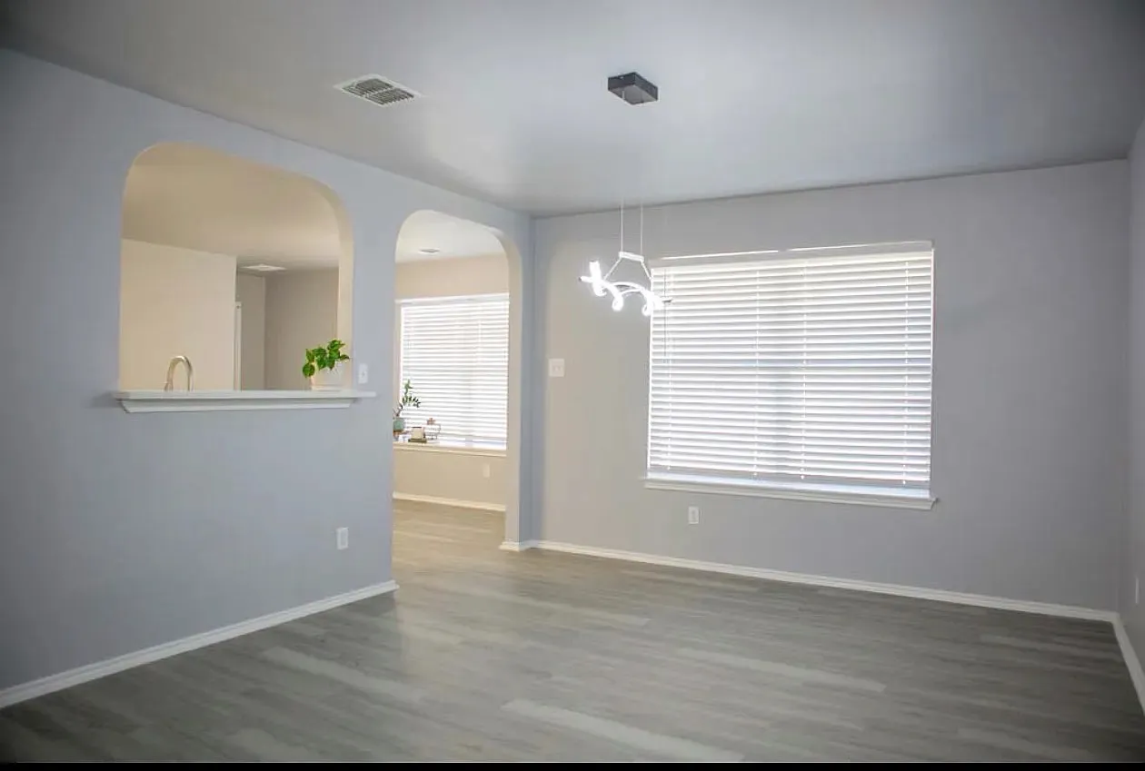 3 bed, 2.5 bath, 2279 sqft, $1,900 — Photo 3