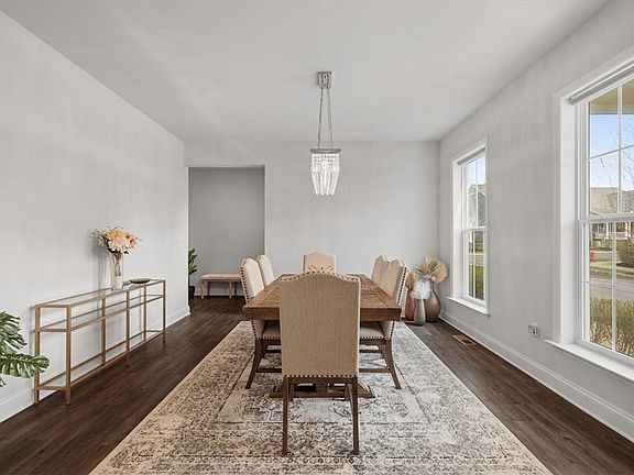 5th image of 417 Meeder Ln