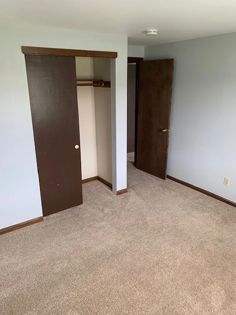Tudor Heights Apartments — Photo 4