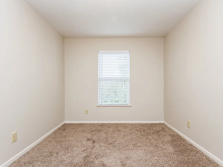 1351 Brooks Dr — Photo 14