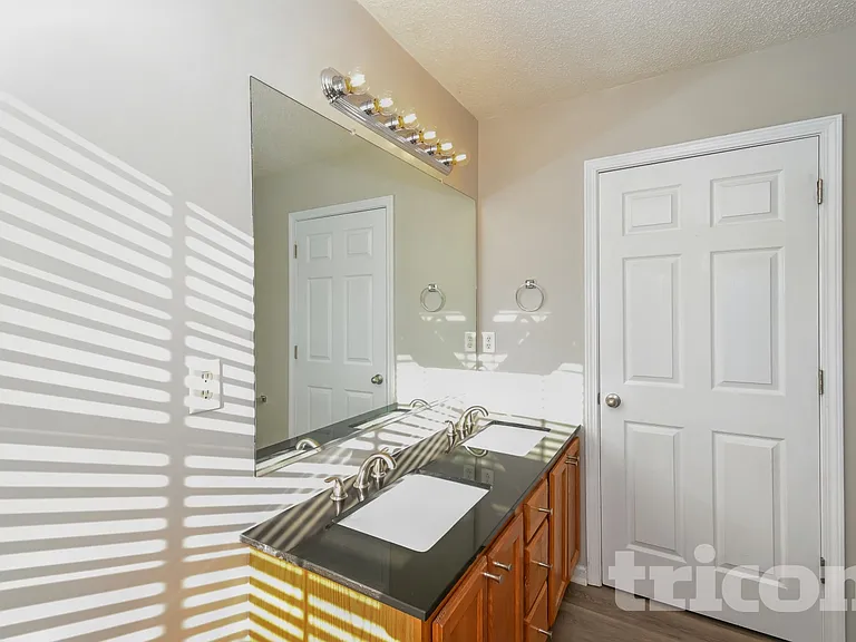 665 Skyline Dr — Photo 9