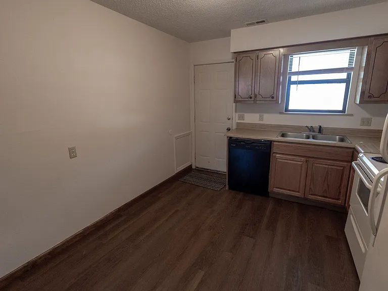 420 N East Park Ln — Photo 21