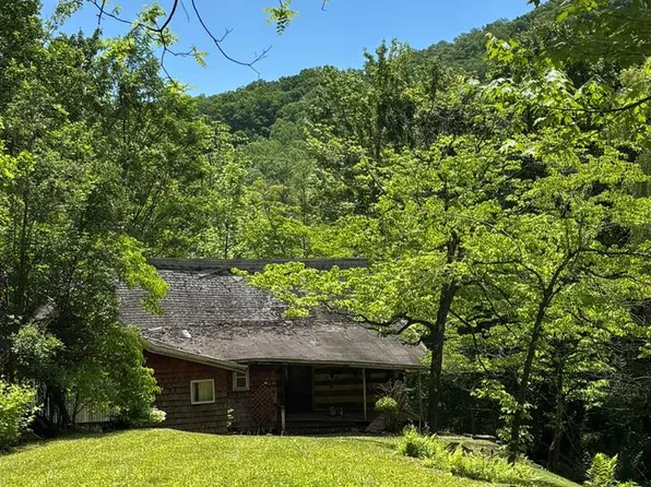 3757 Allison Watts Rd, Franklin, NC 28734