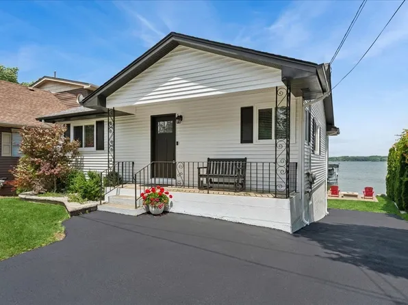 206 S Cogswell Dr, Silver Lake, WI 53170