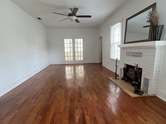 2nd image of 132 W Bolling St