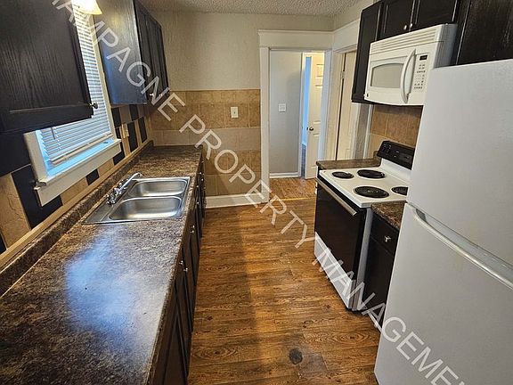 2nd image of 2530 Askew Ave