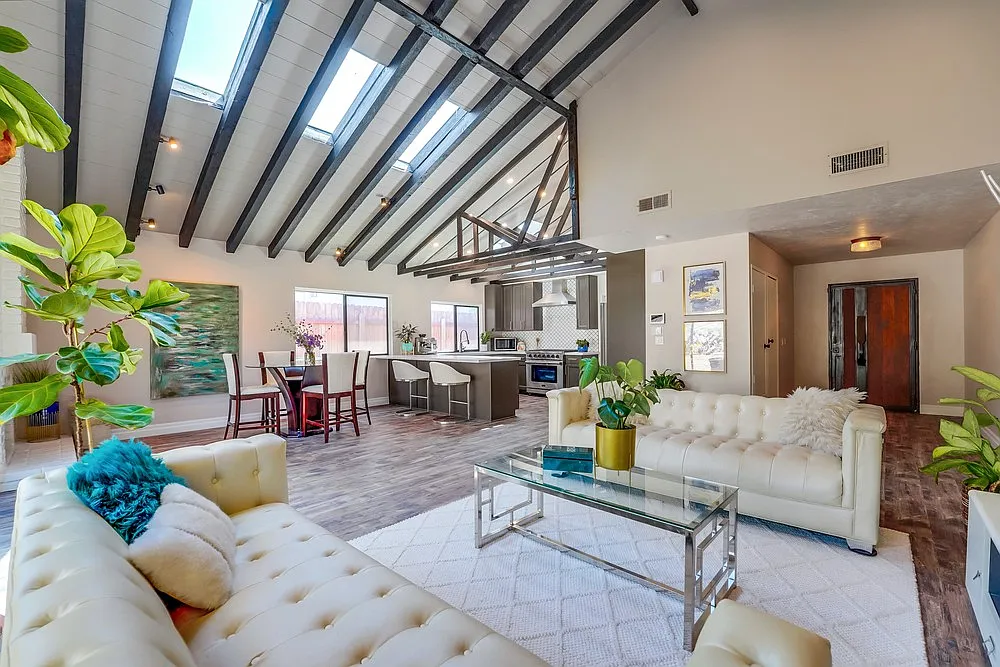 8137 Thistle Ct — Photo 1