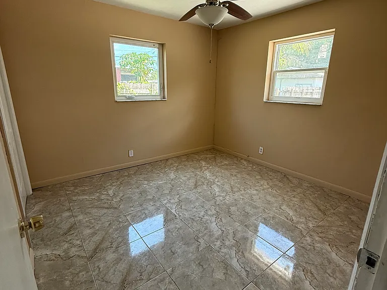 6240 SW 22nd Ct — Photo 27