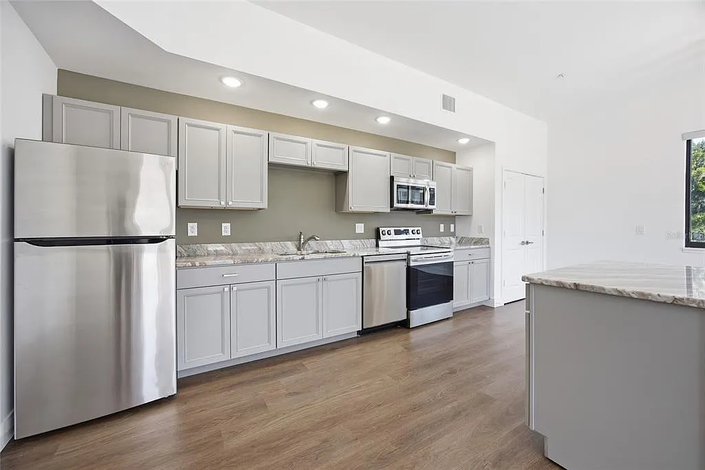 1 bed, 1.5 bath, 997 sqft, $1,399 — Photo 4