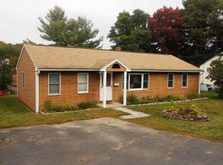 84 Ravenswood Rd, Waltham, MA 02453