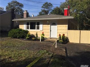 127 Wood Ave, Mastic, NY 11950