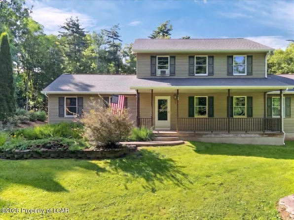 1305 Meeker Rd, Dallas, PA 18612