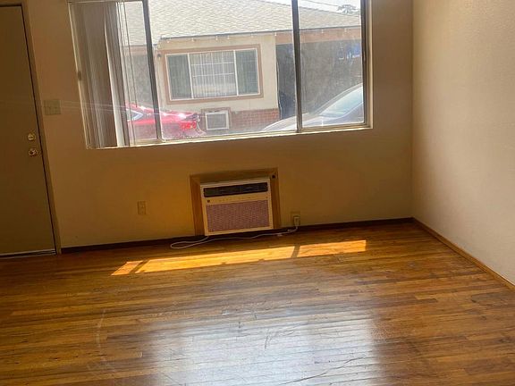 5th image of 904 N Denair Ave