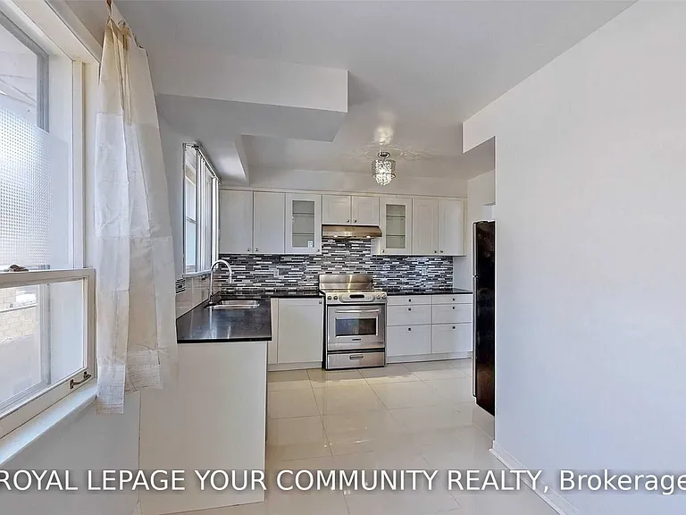79 Patricia Ave #MAIN LEVEL — Photo 15