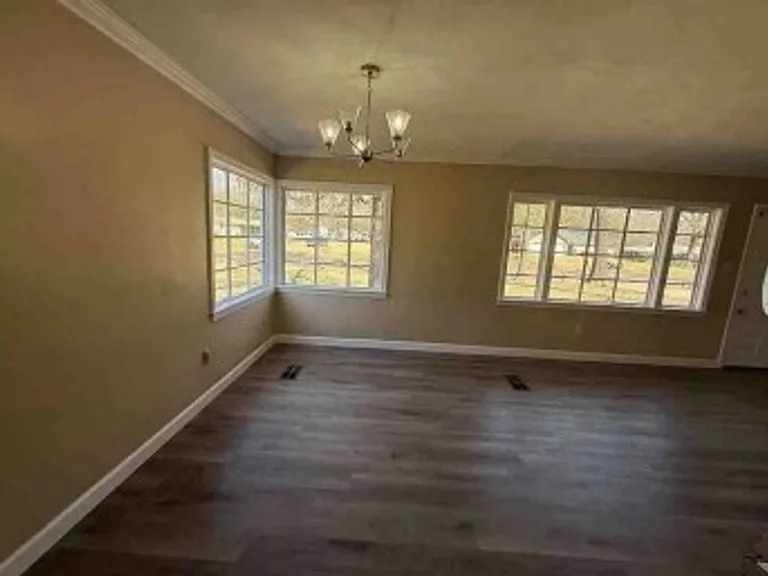 341 E Northside Dr — Photo 8
