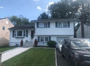 29 Country Club Ln, Elizabeth, NJ 07208