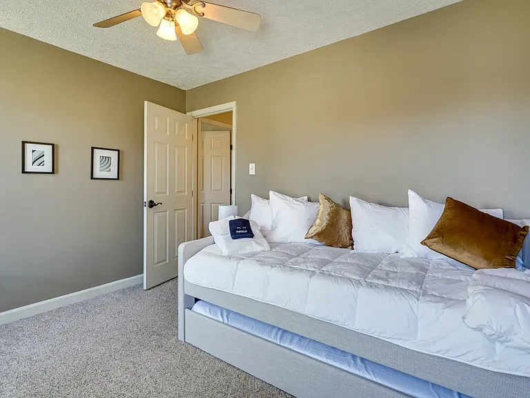 151 Rambling Rd — Photo 26