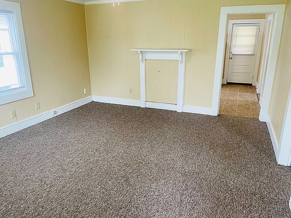 4th image of 105 Carolina Ave