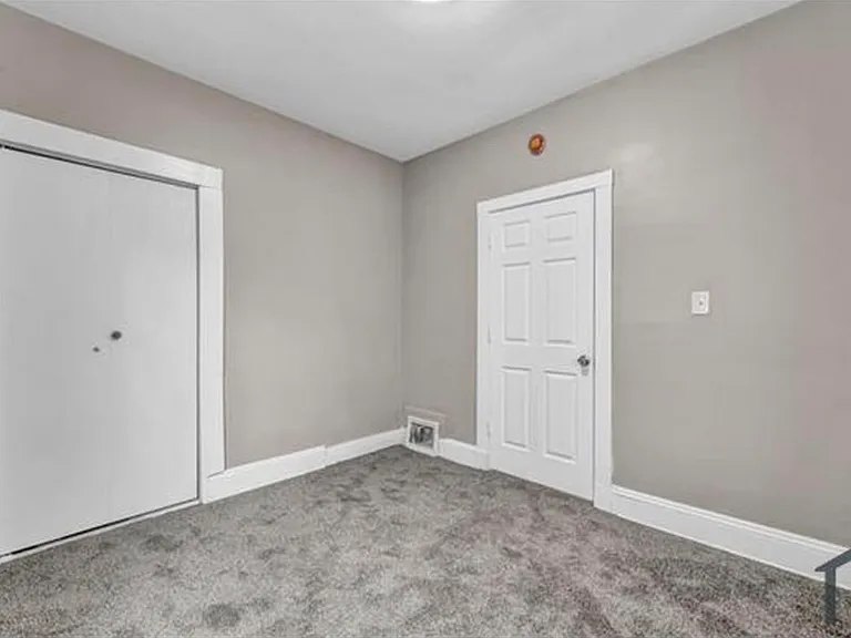 2807 E 124th St #1 — Photo 3