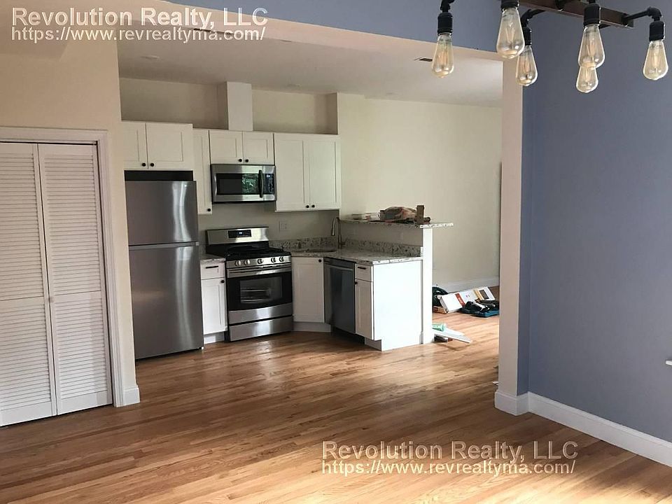 2nd image of 134 Oxford St #6F