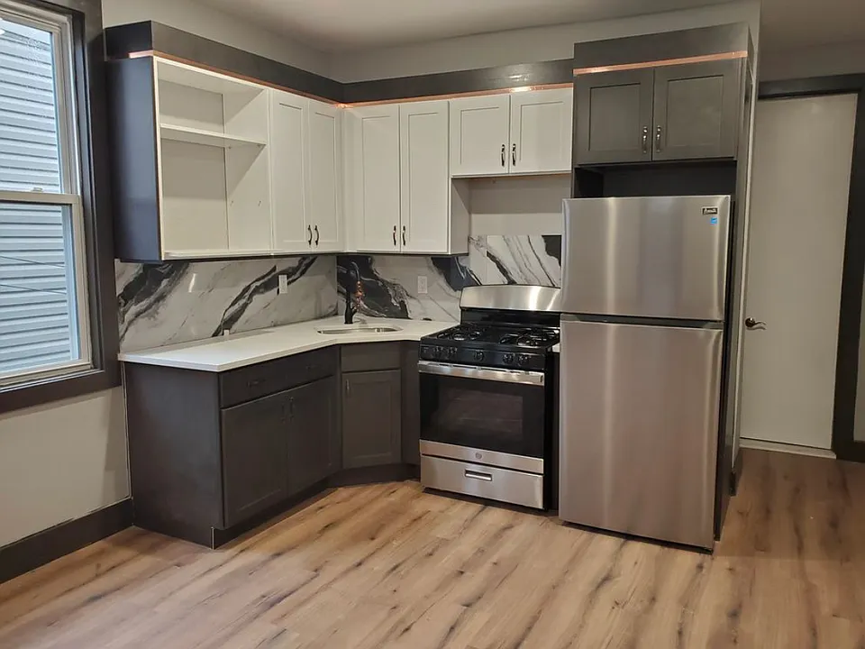 273 Liberty Ave #2R