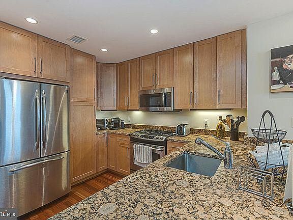 4th image of 8220 Crestwood Heights Dr APT 1013