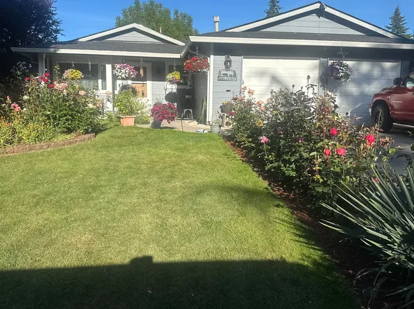 348 Willow Ave, Woodburn, OR 97071