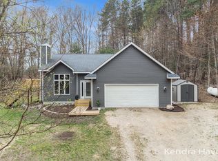 13411 Pine Island Dr, Sparta, MI 49345