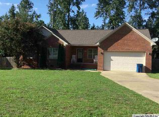 1813 Navajo Dr, Albertville, AL 35950