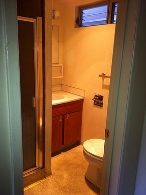 3rd image of 1665 Siskiyou Blvd APT 208
