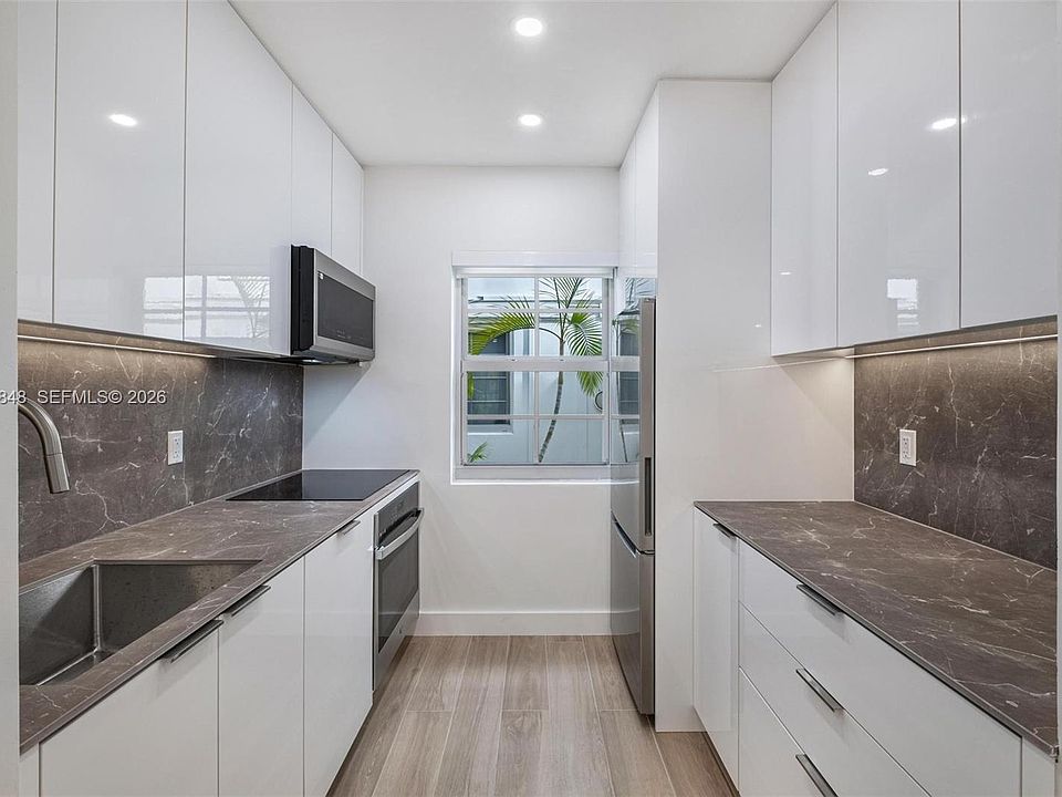 1st image of 1610 Michigan Ave APT 2