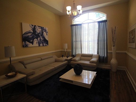 5th image of 8118 Vineland Oaks Blvd