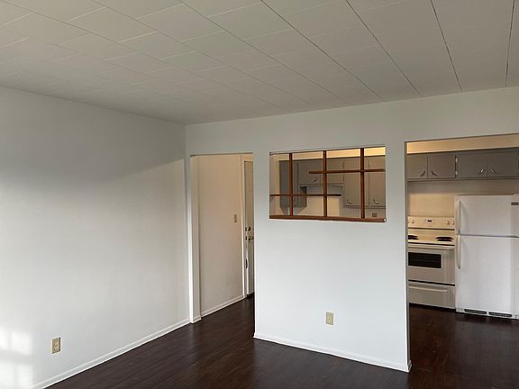 4th image of 398 N Roy Ave #12
