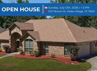 1027 Brown Dr, Wake Village, TX 75501