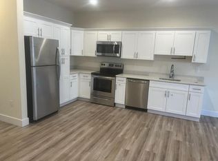 21 Vince Rd, West Babylon, NY 11704