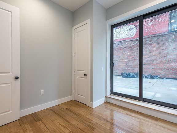 4th image of 196 Montrose Ave APT 1