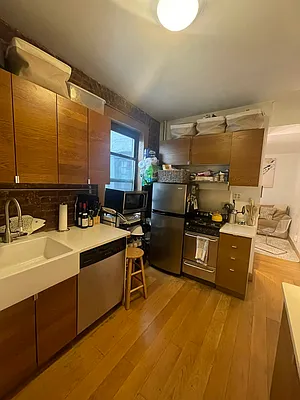 Rented by Weinstein Realty Group | media 10