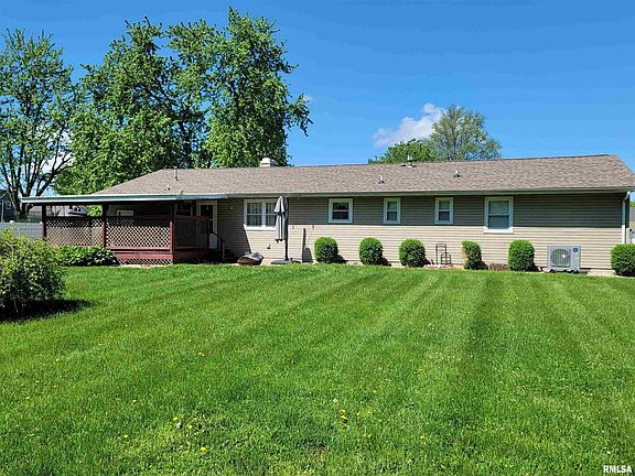 3rd image of 106 Woodland Dr