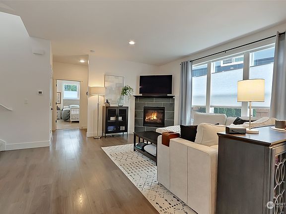 5th image of 13219 178th Avenue Ct E