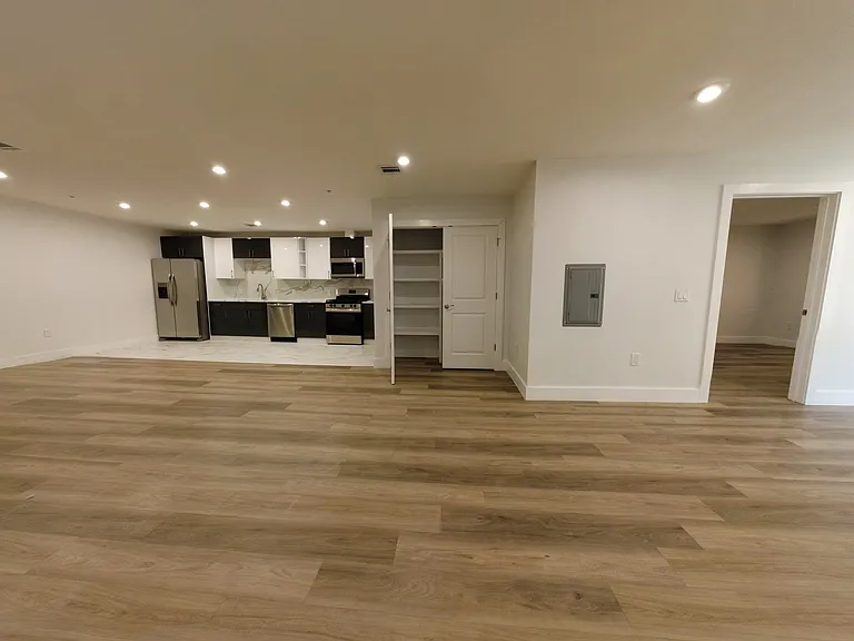 182 Carroll St #305 — Photo 2