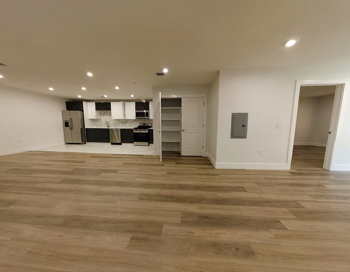 Building Photo - 182 Carroll St #305